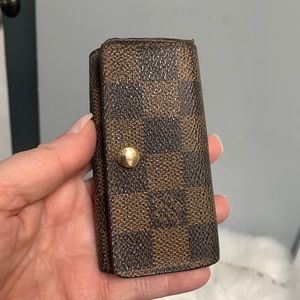 1999 authentic Louis Vuitton 4-ring key holder